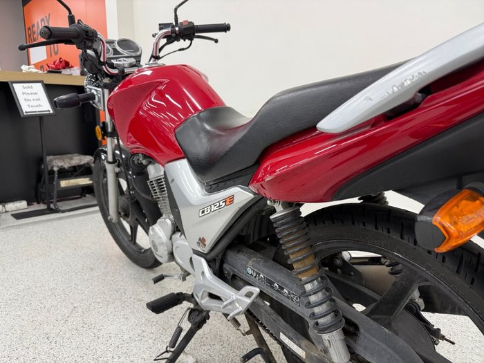 2017 Honda CB125E Red