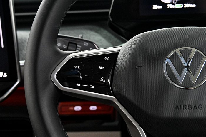 2025 Volkswagen ID. Buzz Pro BEV560