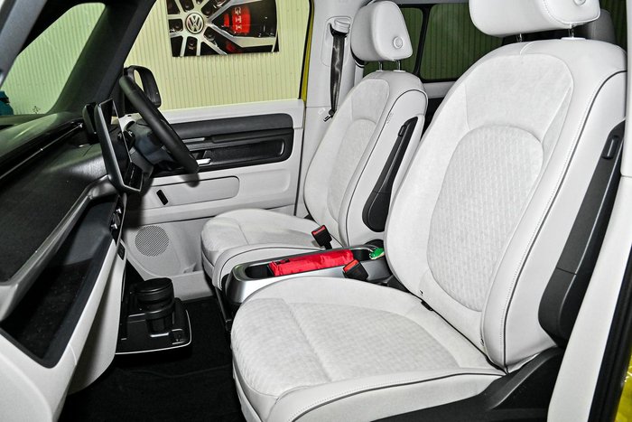 2025 Volkswagen ID. Buzz Pro BEV560