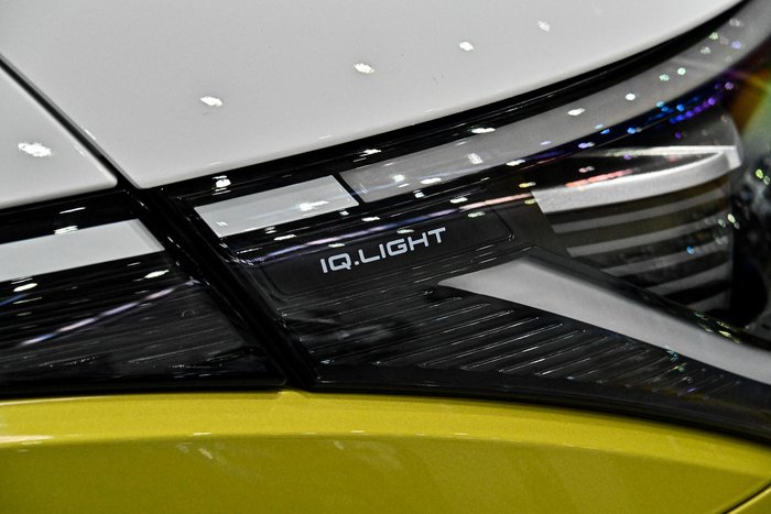 2025 Volkswagen ID. Buzz Pro BEV560