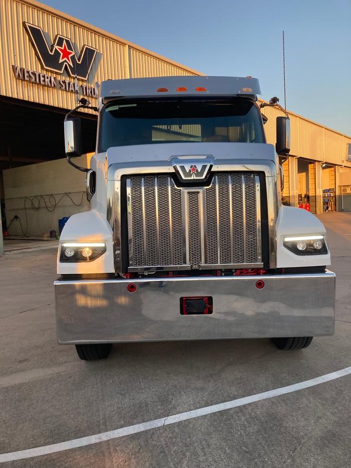2024 Western Star 48X Day Cab Detroit Dd16 600Hp Euro6 Engine