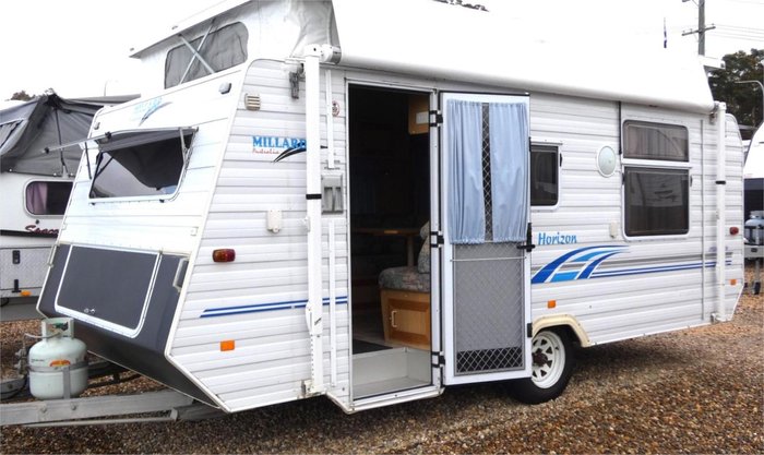 2004 Millard Horizon White
