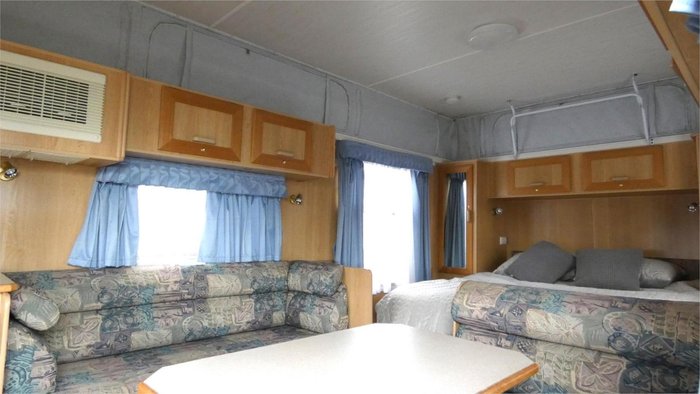 2004 Millard Horizon White