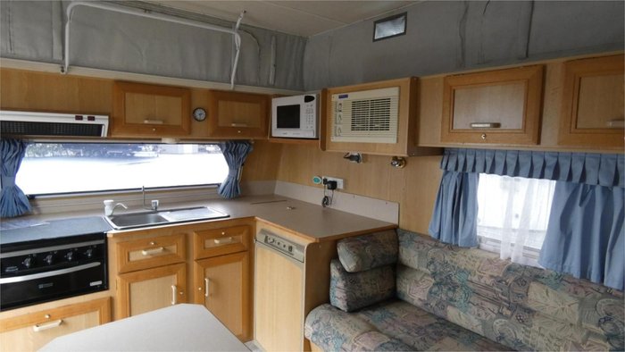 2004 Millard Horizon White