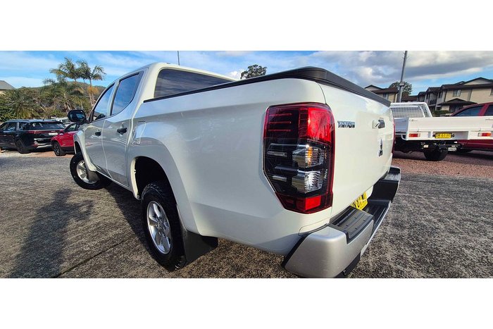 2018 Mitsubishi Triton GLX ADAS