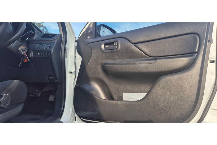 2018 Mitsubishi Triton GLX ADAS