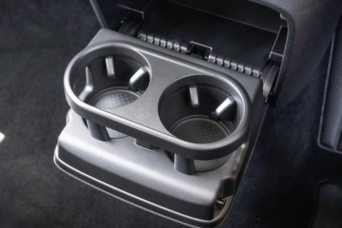 2025 Volkswagen ID. Buzz Pro BEV560