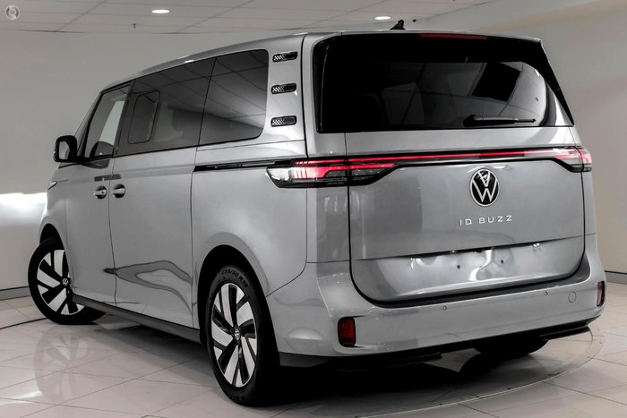 2025 Volkswagen ID. Buzz Pro BEV560