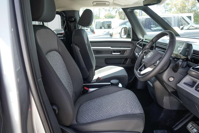 2025 Volkswagen ID. Buzz Pro BEV560