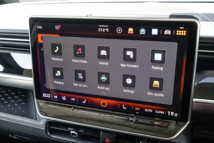 2025 Volkswagen ID. Buzz Pro BEV560