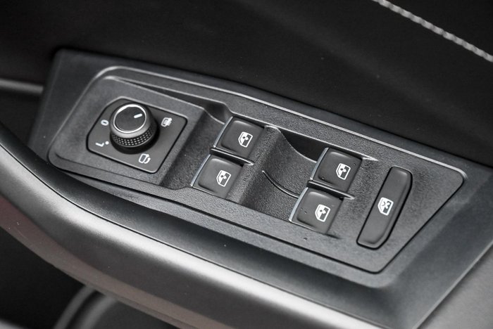 2025 Volkswagen T-Roc 140TSI R-Line