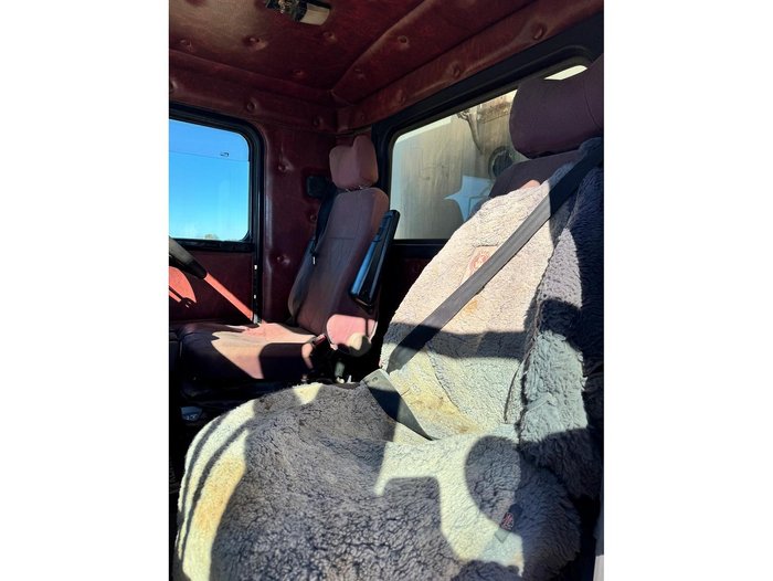 2010 Kenworth T402 Truck & Dog Trailer Package