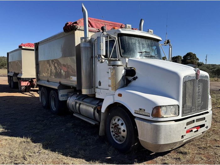 2010 Kenworth T402 Truck & Dog Trailer Package
