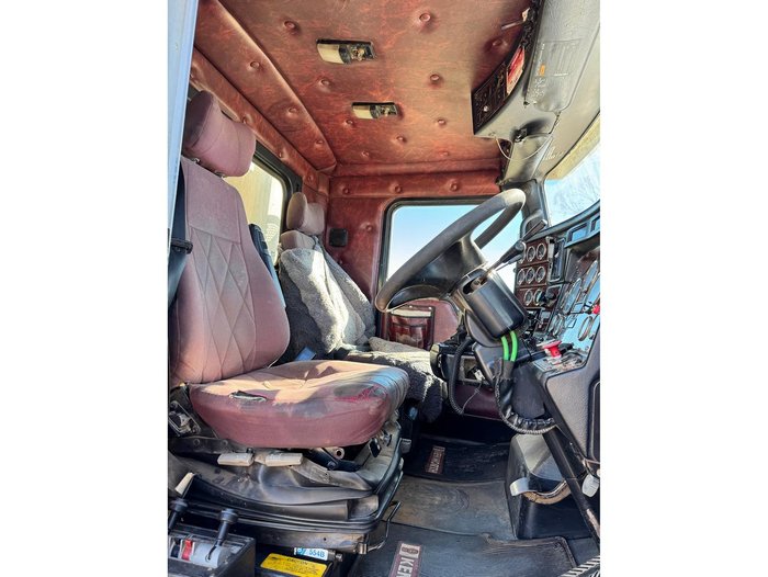 2010 Kenworth T402 Truck & Dog Trailer Package