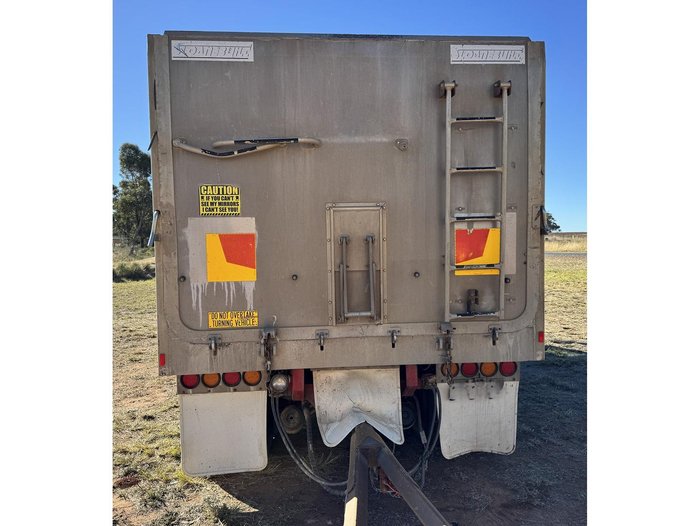2010 Kenworth T402 Truck & Dog Trailer Package
