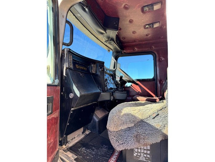 2010 Kenworth T402 Truck & Dog Trailer Package