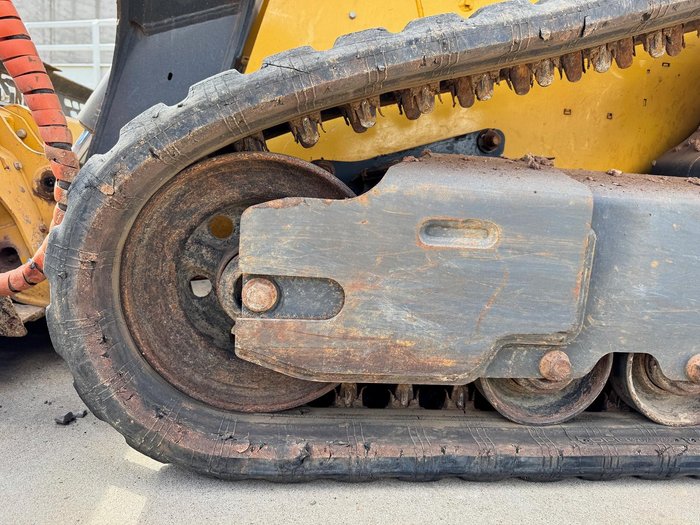 John Deere 317G Skid Steer