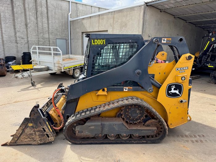 John Deere 317G Skid Steer