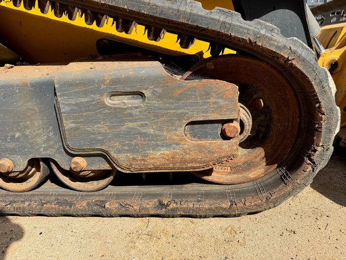 John Deere 317G Skid Steer