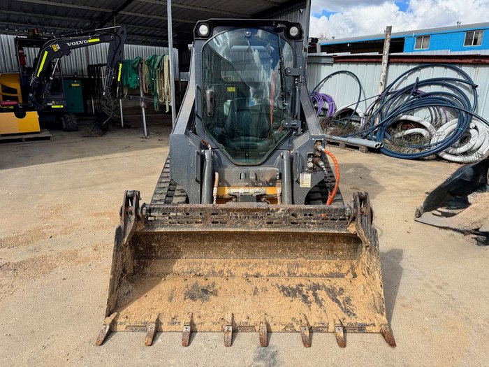 John Deere 317G Skid Steer