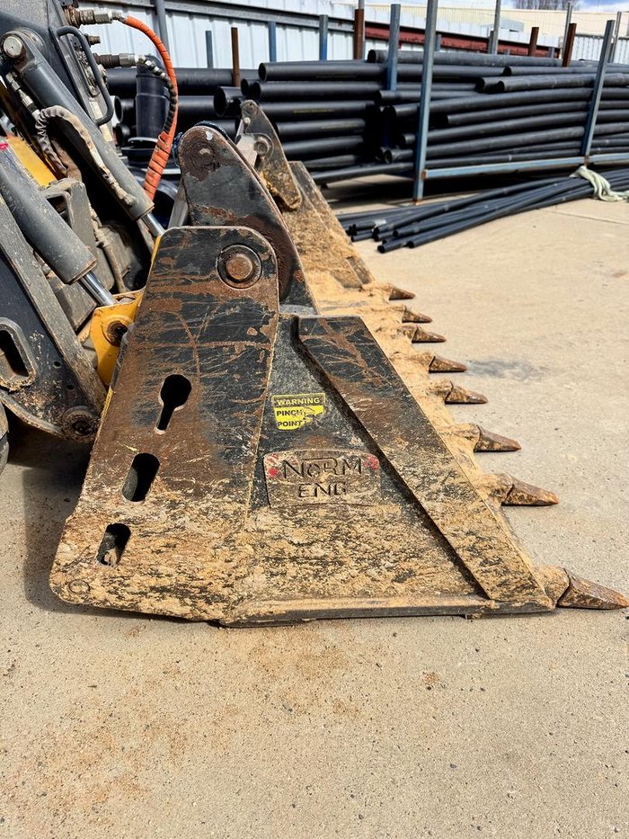 John Deere 317G Skid Steer