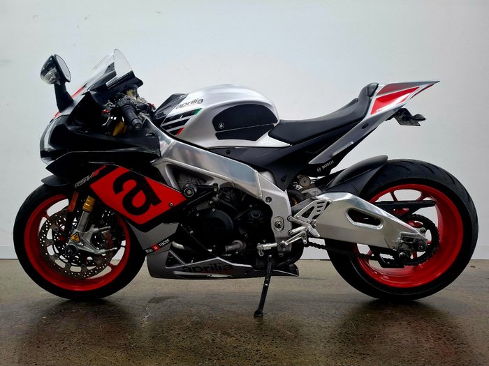 2017 APRILIA RSV4 RR Black