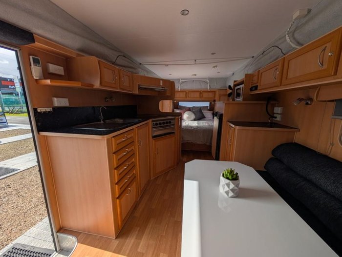 2009 Windsor Genesis Gp582