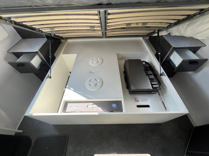 2025 JB Caravans Gator X 16'11 Front Door Ev
