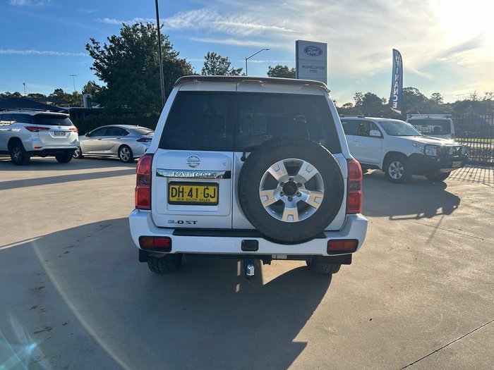 2016 Nissan Patrol ST Y61 4X4 Dual Range Polar White