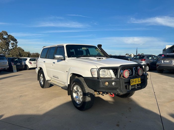 2016 Nissan Patrol ST Y61 4X4 Dual Range Polar White