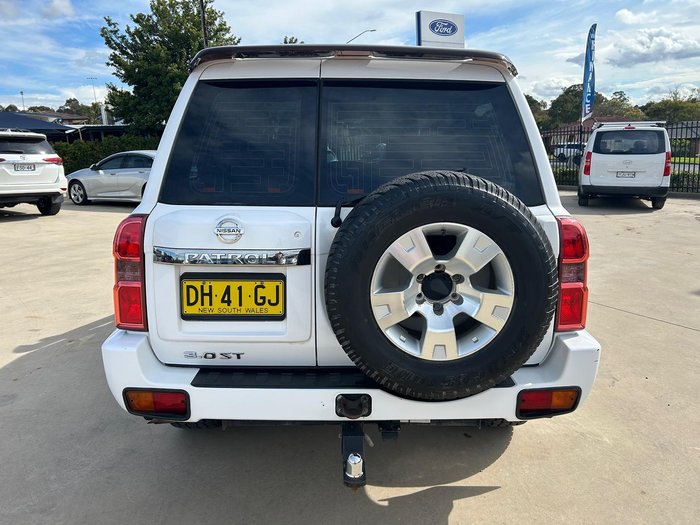2016 Nissan Patrol ST