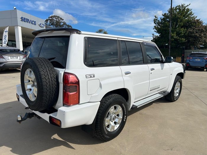2016 Nissan Patrol ST