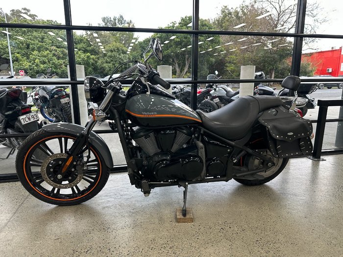 2019 Kawasaki VULCAN 900 (VN900) CUSTOM Grey