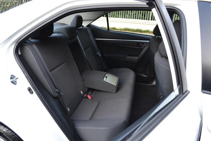 2019 Toyota Corolla Ascent ZRE172R Glacier White