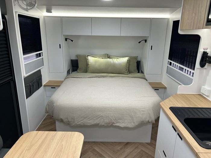 2025 Goldstream 2050 Bunk Adventure Platinum