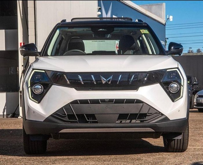 2025 Mahindra XUV3XO