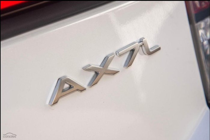 2025 Mahindra XUV3XO