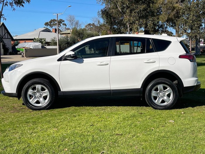 2017 Toyota RAV4 GX ZSA42R Glacier White