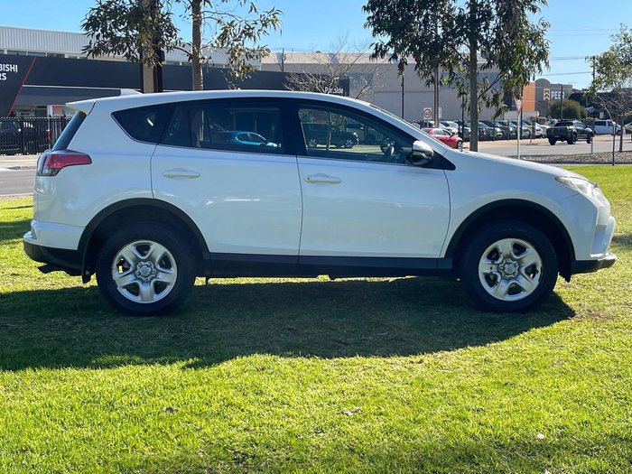 2017 Toyota RAV4 GX ZSA42R Glacier White