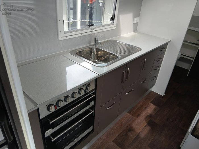 2011 New Age Caravans Big Red 21 (Was $43,990 Now $38,990)