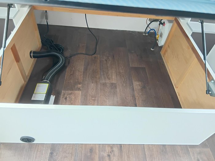 2011 New Age Caravans Big Red 21