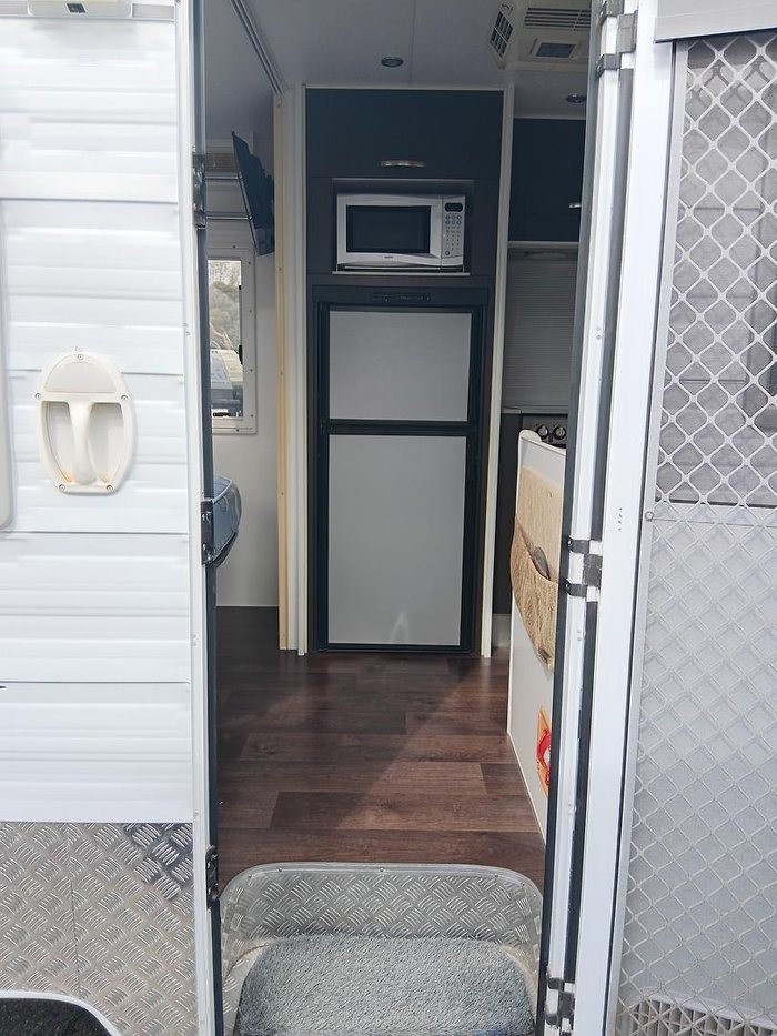 2011 New Age Caravans Big Red 21