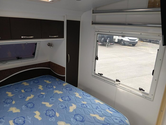 2011 New Age Caravans Big Red 21