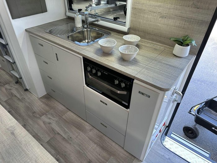 2025 Essential Caravans Ranger F1-2 19'