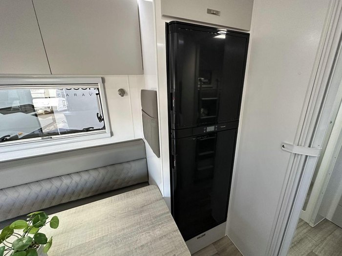 2025 Essential Caravans Ranger F1-2 19'