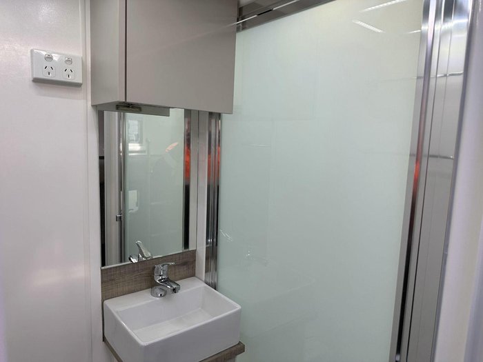 2025 Essential Caravans Ranger F1-2 19'