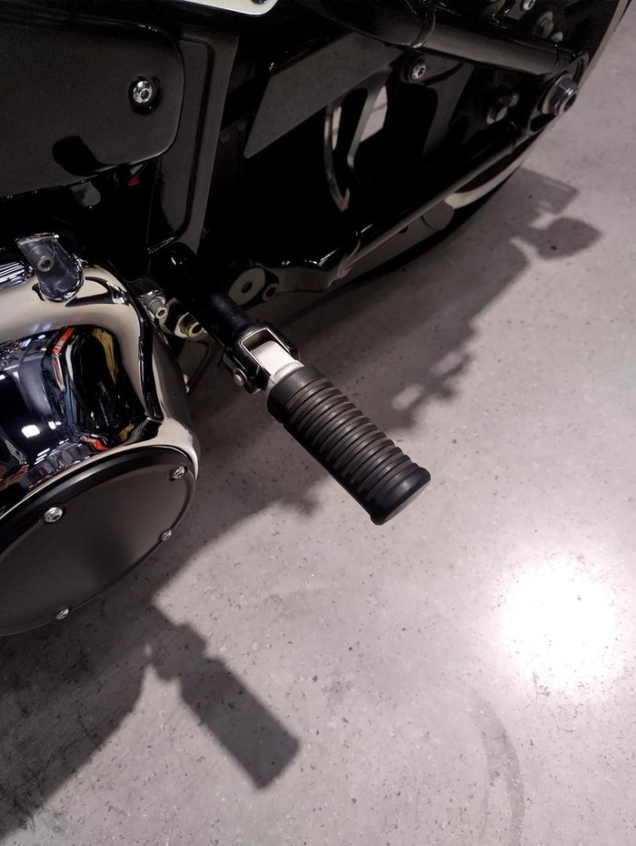 2023 Harley-Davidson Sport Glide 107 (FLSB) Softail Black