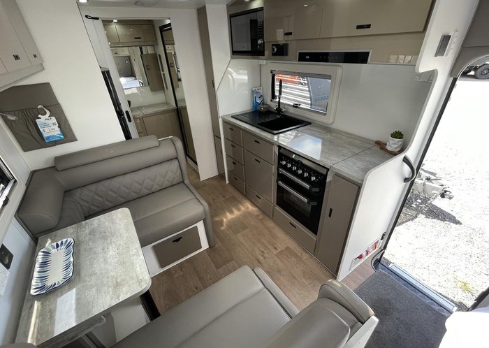 2023 JB Caravans Dirt Road Xtreme (19'6)