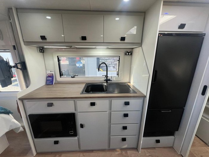 2024 JB Caravans Gator X 17'10 Ev