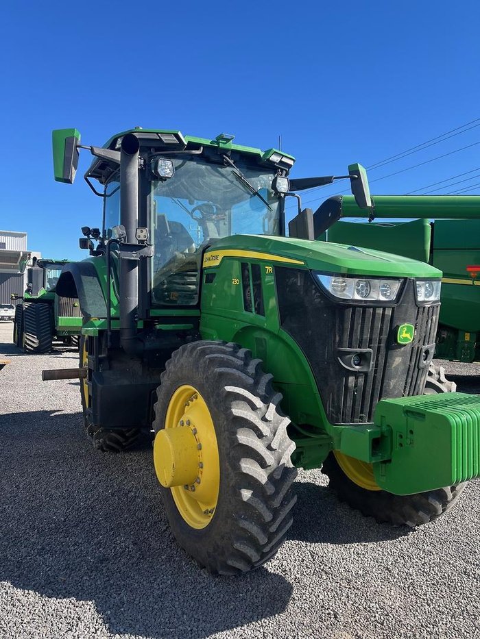 2023 John Deere 7R 230 Green